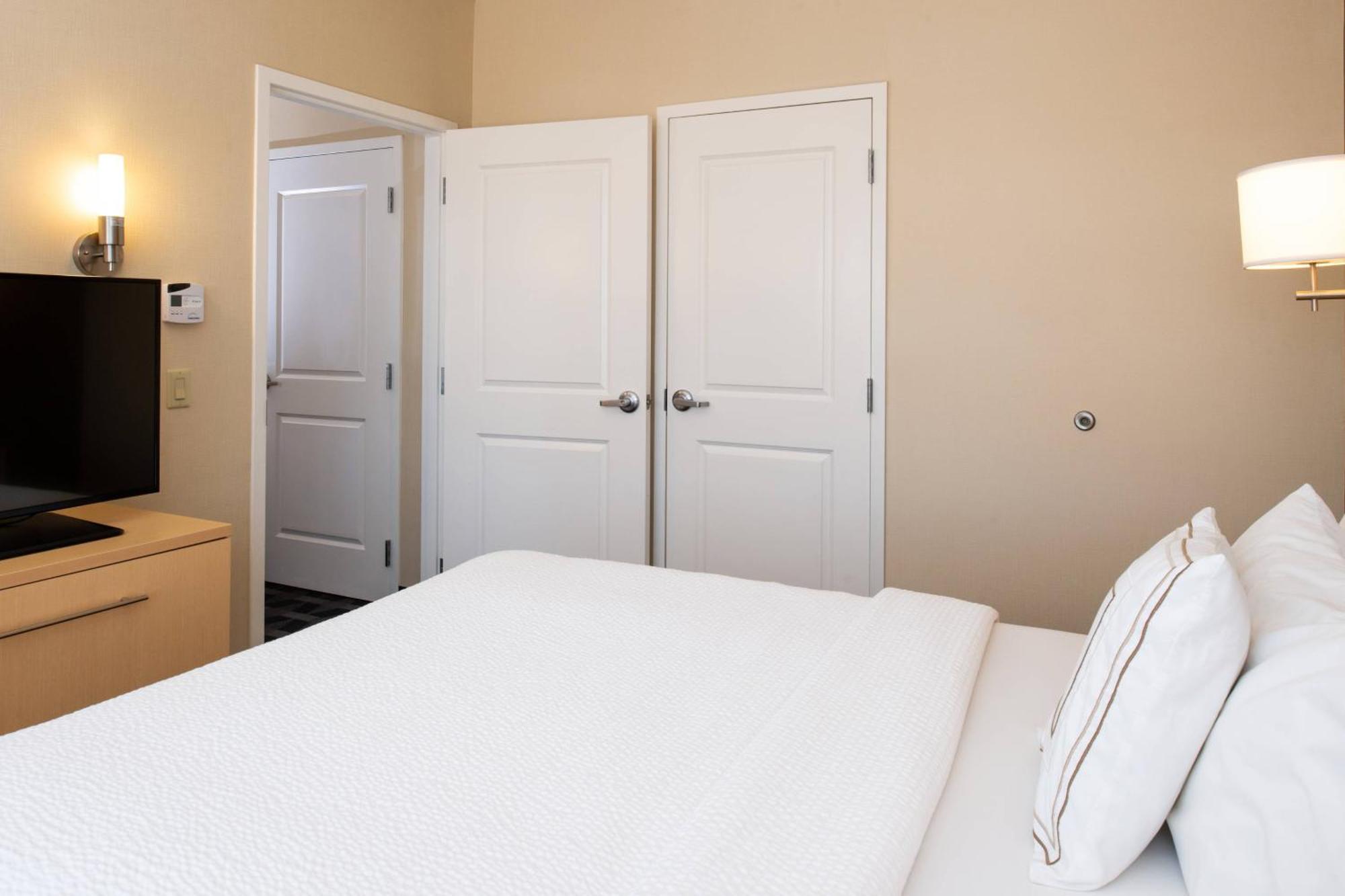 Towneplace Suites By Marriott Bakersfield West Buitenkant foto