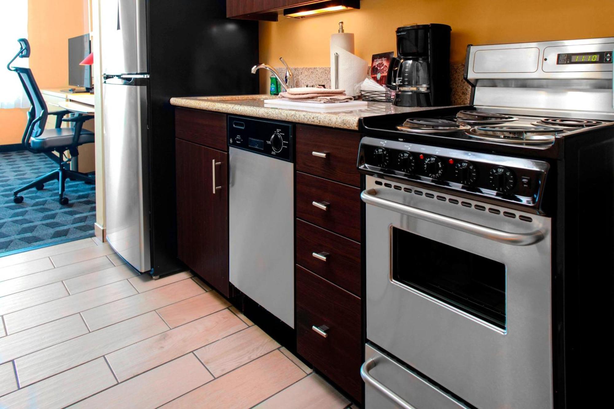 Towneplace Suites By Marriott Bakersfield West Buitenkant foto