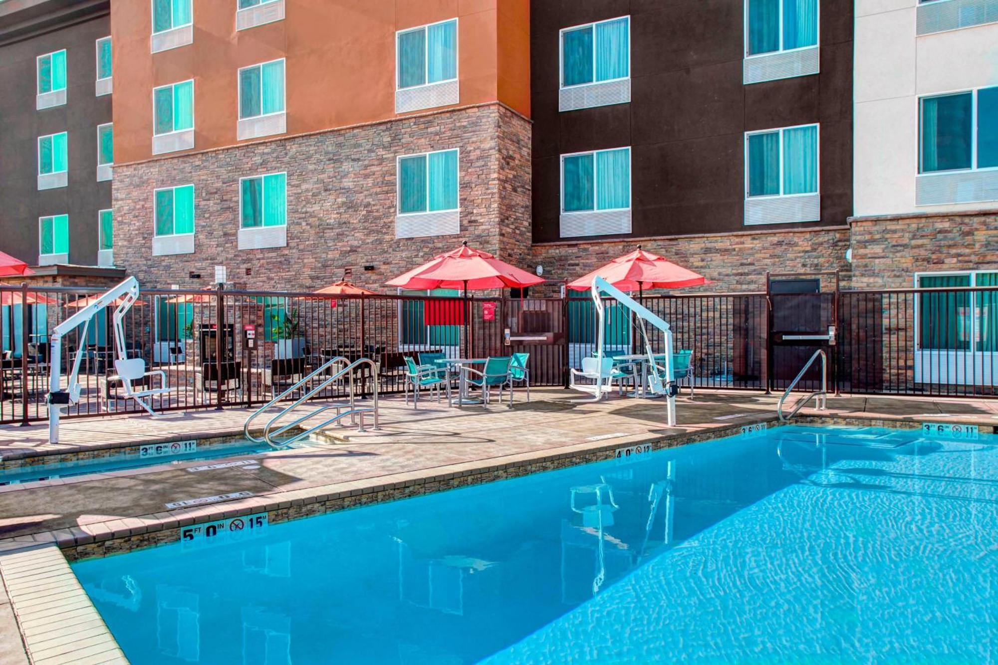 Towneplace Suites By Marriott Bakersfield West Buitenkant foto
