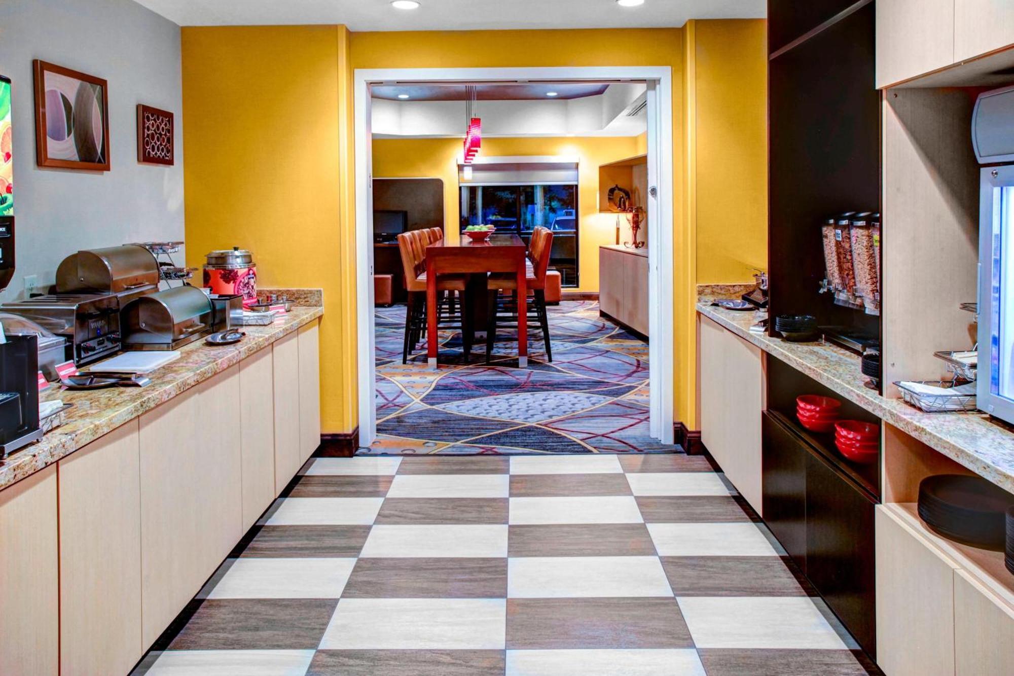 Towneplace Suites By Marriott Bakersfield West Buitenkant foto