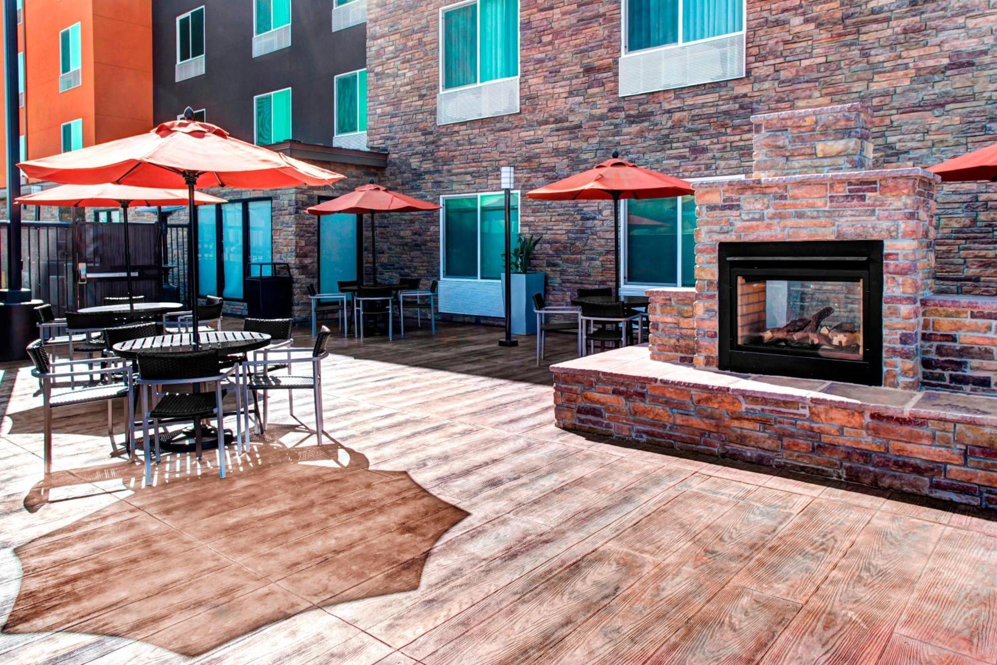 Towneplace Suites By Marriott Bakersfield West Buitenkant foto