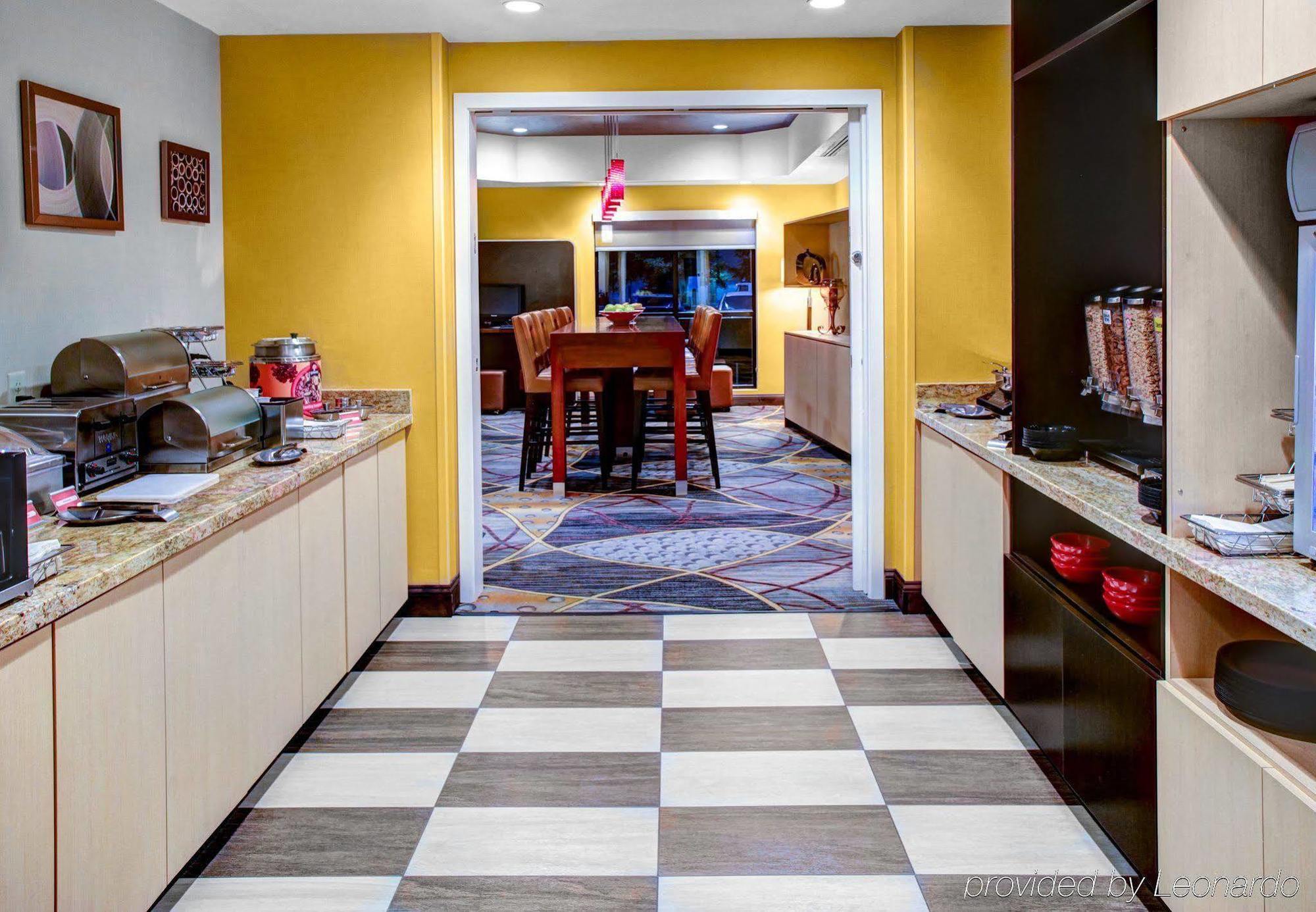 Towneplace Suites By Marriott Bakersfield West Buitenkant foto