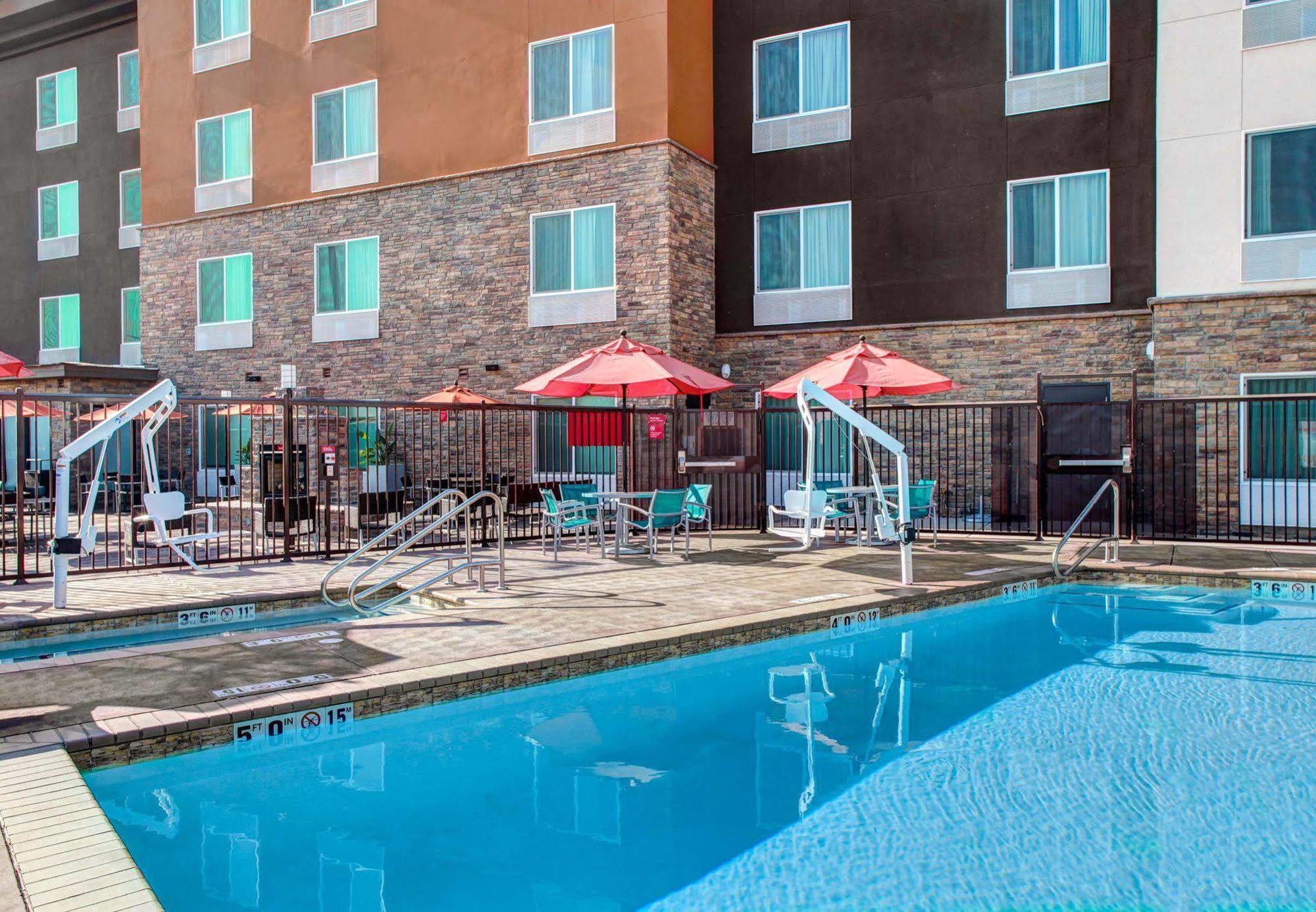 Towneplace Suites By Marriott Bakersfield West Buitenkant foto