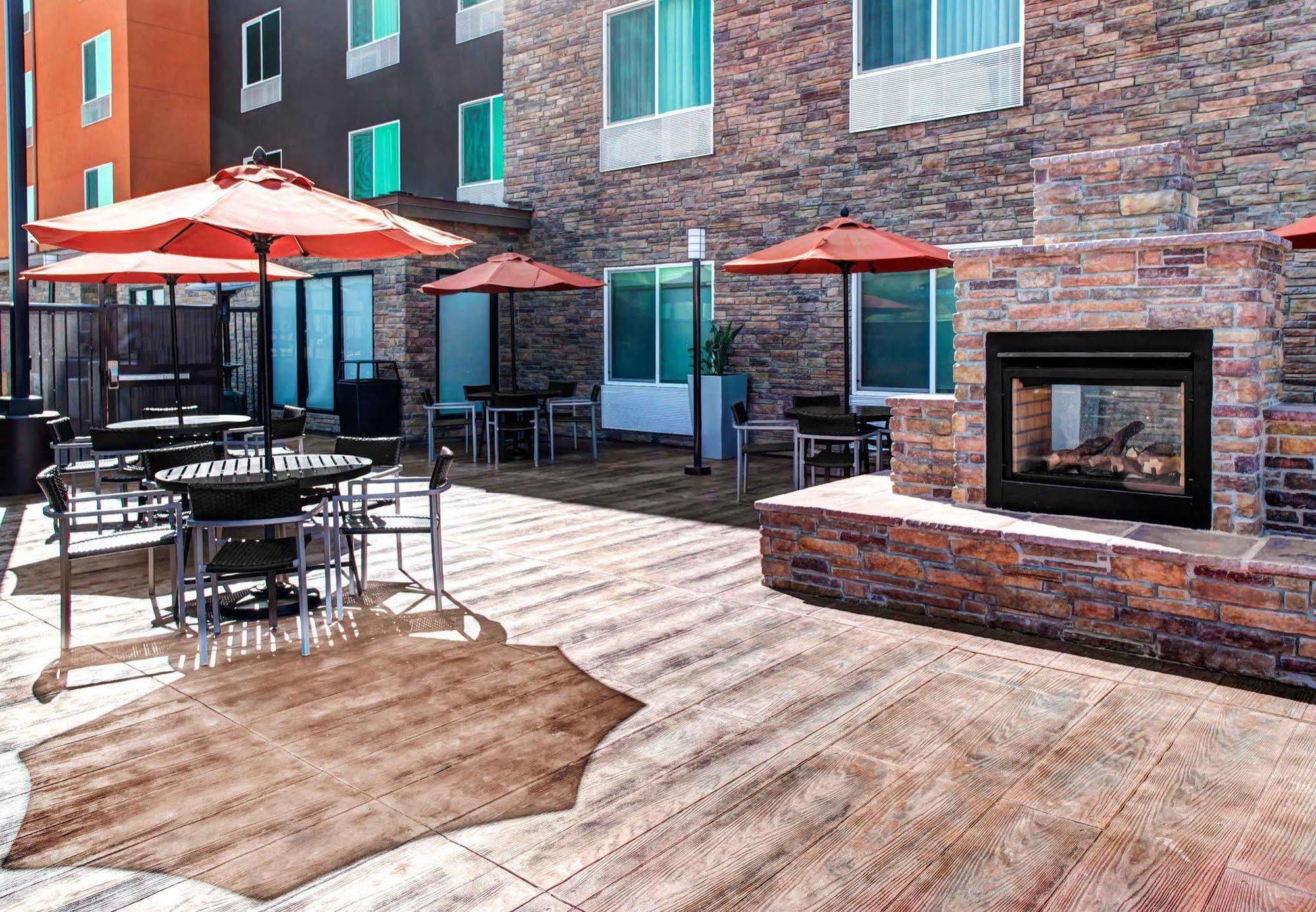 Towneplace Suites By Marriott Bakersfield West Buitenkant foto